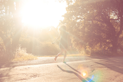 【图文】_一个人走在街头,想以后°