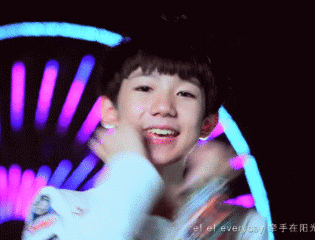 来揭示一个死骗子~特么的太不要脸了,大伙儿举